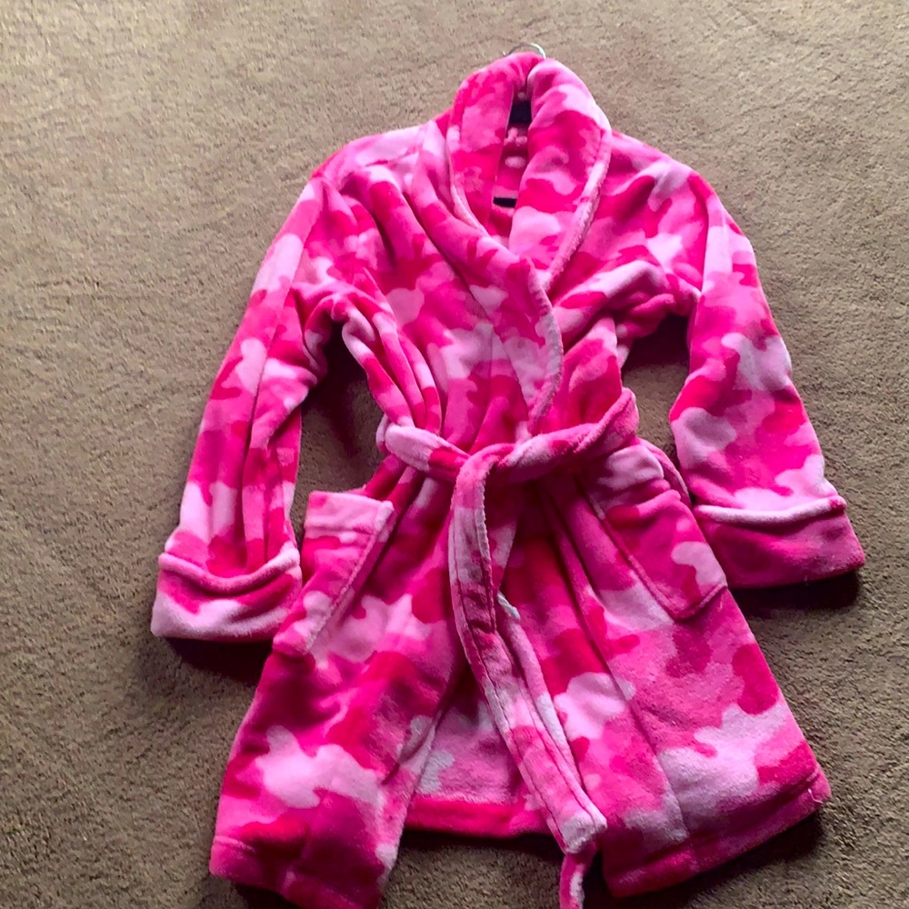 Size small super soft robe